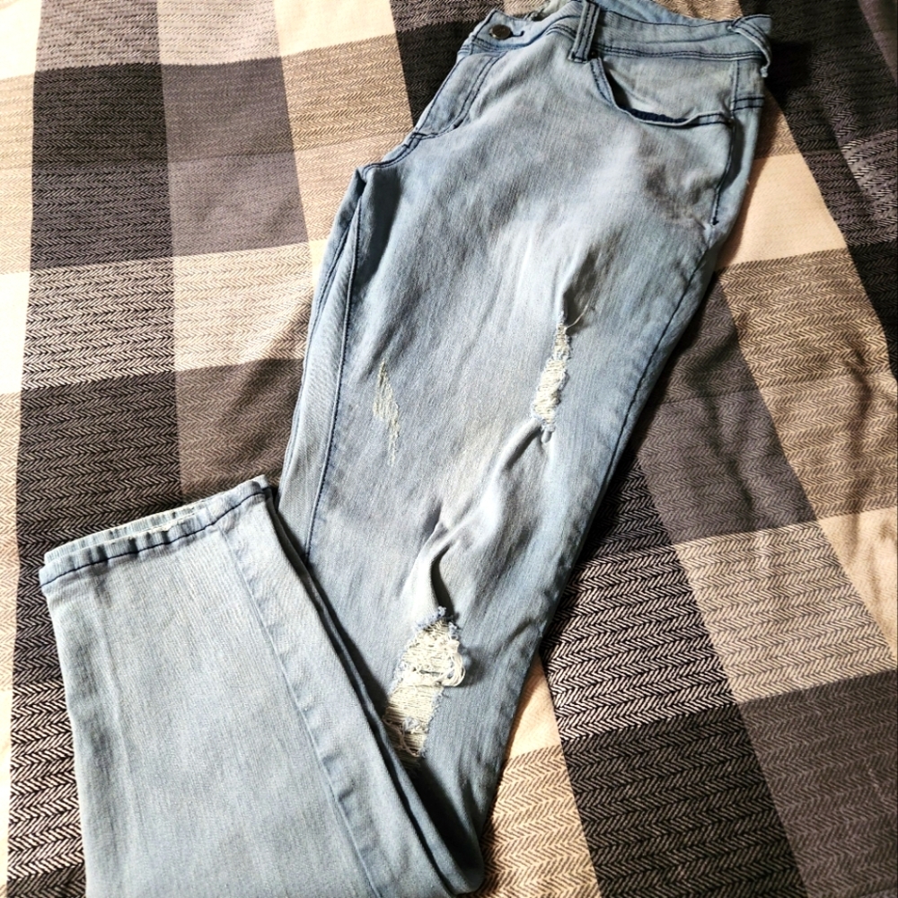 NWOT.. Women's Poetic Justice jeans. Ordered from Kohl's online